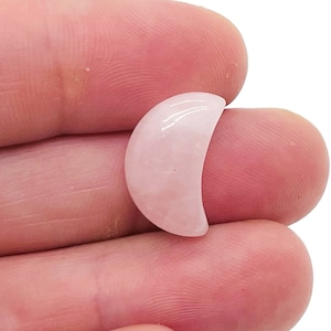 Rose Quartz Gemstone Moon - Crystal Moon - Carved Moon - Healing Crystal - Mini Moon Crystal – 2cm – MO1002