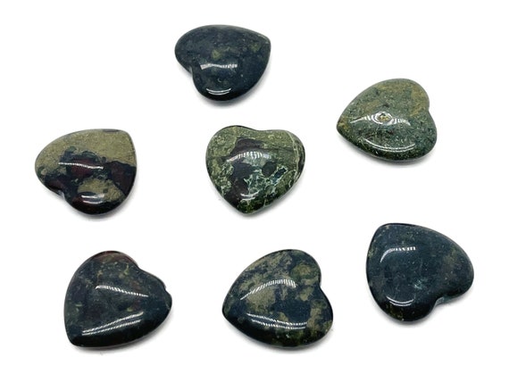 Dragon Blood Jasper Heart Gemstone Flat – Heart Crystal - Healing Stones – Carving Heart - Natural stones - 20x20x6 - HE1081