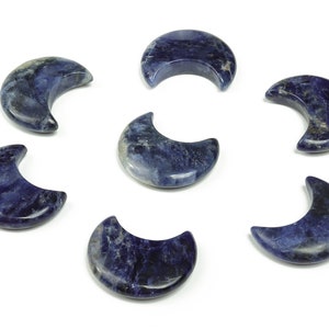 Sodalite Gemstone Moon - Crystal Moon - Carved Moon - Healing Crystal - Gemstone Crescent – 3×1.6cm – MO1035