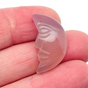 Grauer Achat Crystal Moon Face - Crystal Smile Moon - Edelstein geschnitzter Mond - Heilkristall - Halbmond - 25mm - MS1012