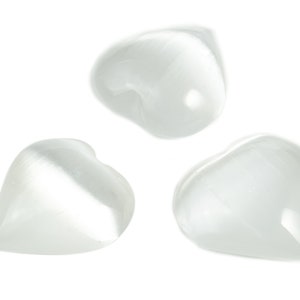 Selenite Heart - White Selenite Heart Crystal - Genuine Spiritual Healing Crystal - Selenite Gemstone Heart Shape Crystal – 6.2cm - HE1262