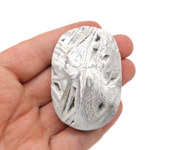 White Agate Palm Stone - Mexican White Agate Crystal - Crystal Palm -Natural Healing Stone - Gemstone – PA1050