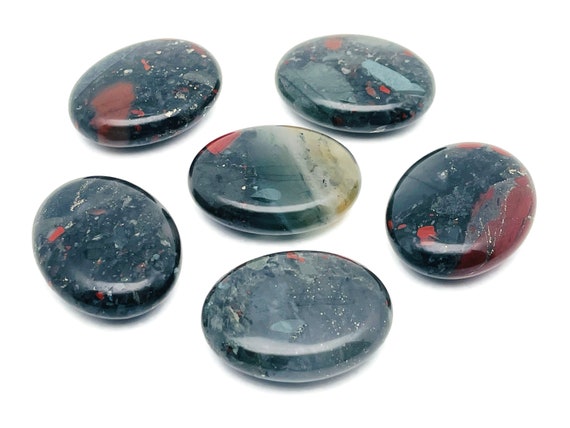 African Bloodstone Palm Stone – Oval African Bloodstone Stone –Natural Gemstone – Worry Stone - 45x35mm - PA1039