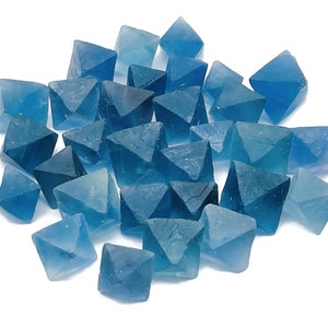 Blue Fluorite Octahedron - Blue Fluorite Octahedron Crystal - Fluorite Crystal –Octahedron Shaped Crystal Stone – 0.4-0.7inch - TU1248