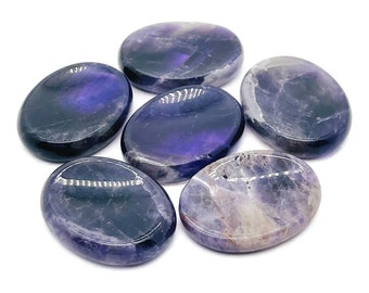 Amethyst Worry Stone – Crystal Worry Stone – Pocket Stone – Healing Crystal - 4.5x3.5cm - WO1078