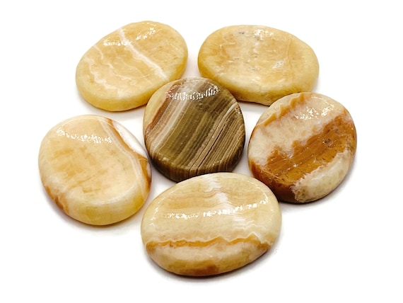 Yellow Calcite Worry Stone – Crystal Worry Stone – Pocket Stone – Healing Crystal - 4.5x3.5cm - WO1066