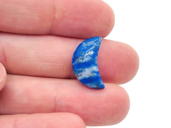 Lapis Lazuli Gemstone Moon - Crystal Moon - Carved Moon - Healing Crystal - Mini Moon Crystal – 2cm – MO1005