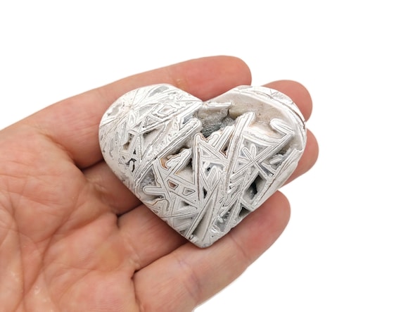 White Agate Heart Stone - Mexican White Agate Crystal - Crystal Hearts  -Natural Healing Stone - Gemstone – HE1284