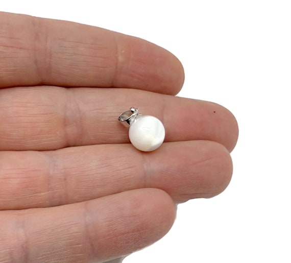 Natural Pearl Ball Pendant - Crystals Pendant Healing - Sea Shell Pendant - NC1835