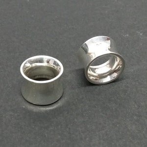 PAIR of Unique 925 Sterling Silver Circle Tunnel Plugs Gauge Earplug, Handmade Plugs, Tunnel Ear Plugs, Nickle Free Sterling Silver Tunnels