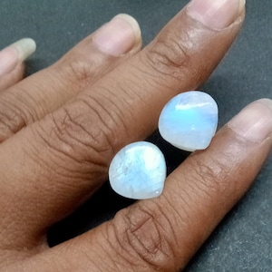 Natural Rainbow Moonstone Smooth Heart Earplugs, Blue Flash Moonstone Plugs Earrings, White Moonstone Earlobe Earrings,Plugs, Ear Gauges