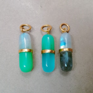 Pill Capsule Pendant, Pill Capsule Charm, Pill Charm, Carabiner, Pill Pendant Necklace, Tases Stone, Enamel Charms, Hipster Jewelry Findings
