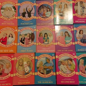 Sweet Valley Twins 1-50 en Super Editions van Francine Pascal Big Camp Secret, Best Friends, Holiday Mischief