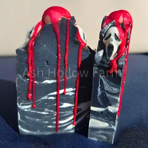 The Screamer Frosted Soap: Notes of smoked mandarin, black pepper, cypress, cedar wood, labdanum, incense smoke, amber noir, and patchouli