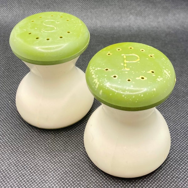 Vintage MCM Salt & Pepper Shakers, Avocado Green And White, Iconic Hourglass Shape, Retro, 1970's Kitchen, Picnic, Made By Max Klein Plastic