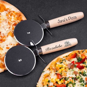 Pizza cutter with personalized engraving
