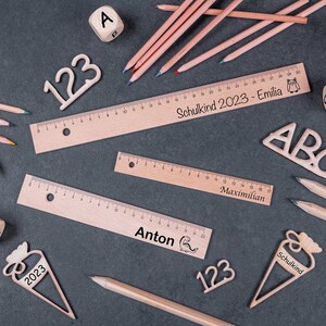 Ruler with personalized engraving and animal motifs - perfect gift for starting school