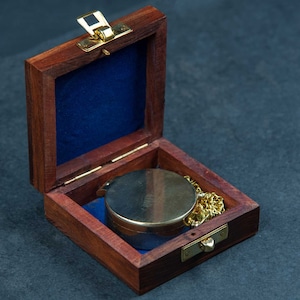 Personalized compass made of brass with a vintage look with your desired engraving and a stylish wooden box image 9