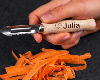 Personalized vegetable and fruit peeler