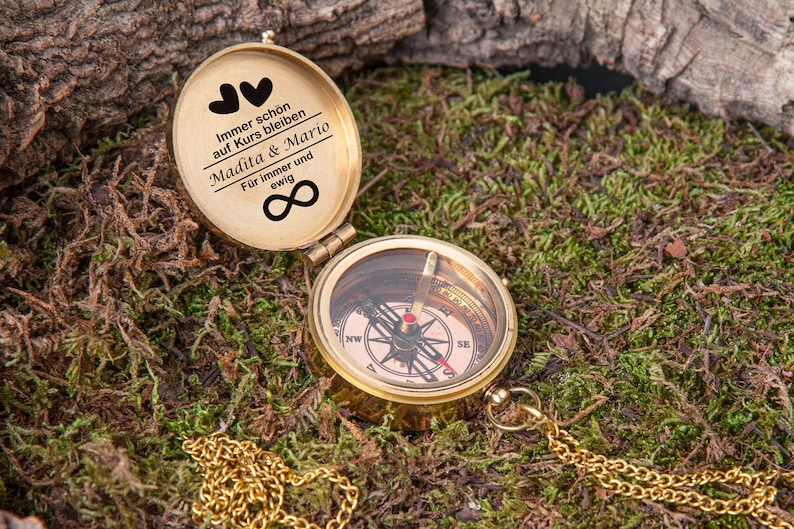 Personalisierter Kompass aus Messing Vintage Optik mit Deiner Wunschgravur und schicker Holzbox Bild 3