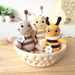 Sustainable bumblebee stuffed animal, Bee baby gift plush for spring theme nursery, Organic baby shower gift, Soft cotton crochet bee toy