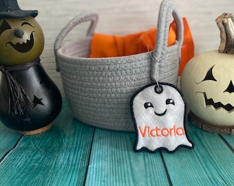 Halloween Basket Tag, Gift Tag, Personalized Embroidered Ghost to label gifts and baskets