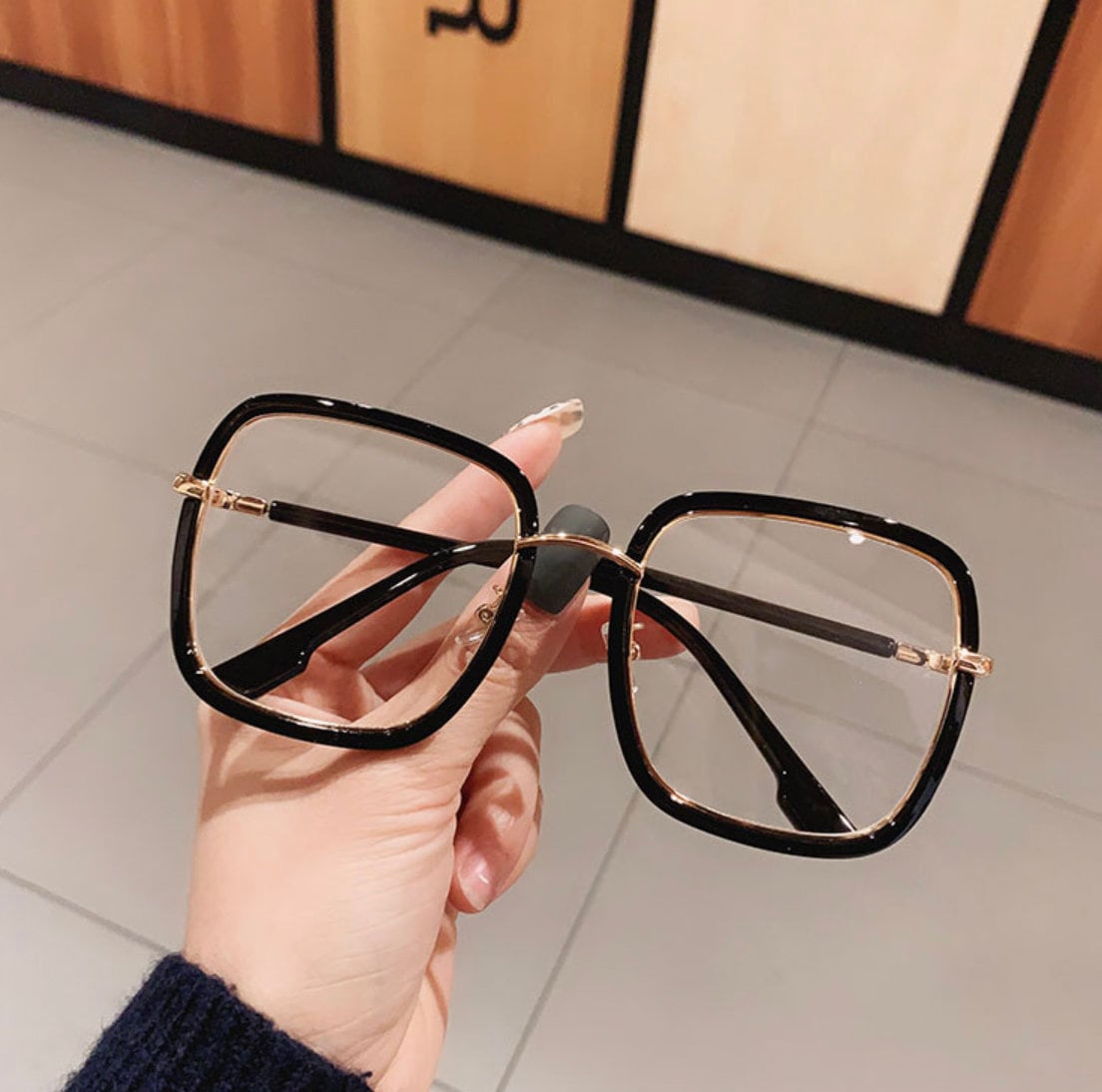 GQUEEN Fashion Non Prescription Fake Glasses Women Men Clear Lens UV400  Square Round Tortoise Frame, 1.1 Tortoise, Medium : :  Clothing, Shoes & Accessories