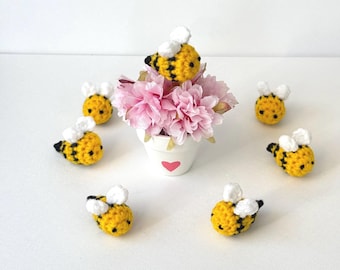 Crochet Bee Plushie, Tiny Bee Amigurumi, Pocket Bee Gift, Cute Bumble Bee Decor, Handmade Crochet Insect, Bee Lover Gift