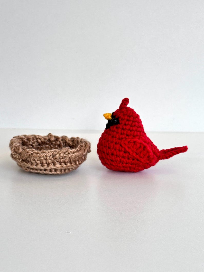 Handmade Crochet Cardinal Bird with Nest, Red Bird Figurine, Nature Lover Gift Bild 5