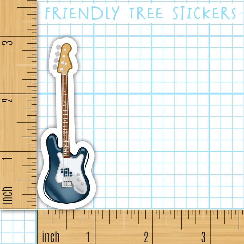 K&ouml;nnte beinhalten: Ein blauer und wei&szlig;er E-Bass-Gitarren-Aufkleber. Der Aufkleber ist etwa 5 cm hoch.