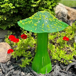 Green With Green Speckles Kiln Fired Recycled Glass Mushroom for Yard