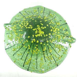 Green With Green Speckles Kiln Fired Recycled Glass Mushroom for Yard