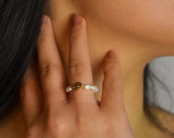 Perlenring mit Rose, Ring aus Süßwasserperlen, Süßwasser Perlen Ring, Echter Süßwasserperlenring, echter Perlenring, Naturperlen Ring