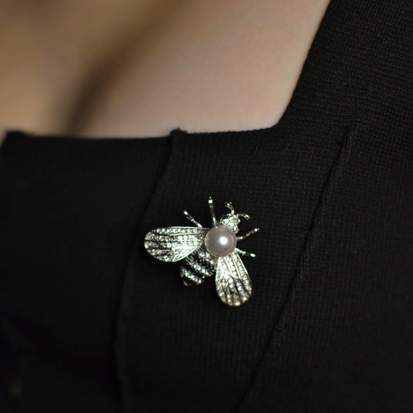 Bienen Brosche mit Perlen, Handgemachte Brosch, brooch with animal
