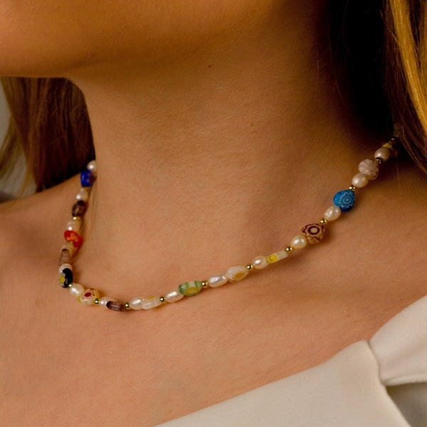 Collier de perles naturelles colorées 45 cm (perles d'eau douce) collier minimaliste, collier de perles, collier de perles ras de cou, perles d'eau douce