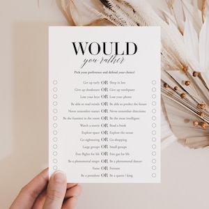Könnte beinhalten: Ein druckbares "Würdest du lieber"-Spiel mit 12 Fragen. Jede Frage hat zwei Optionen, wobei sich neben jeder Option ein Kreis befindet, den die Spieler markieren können.