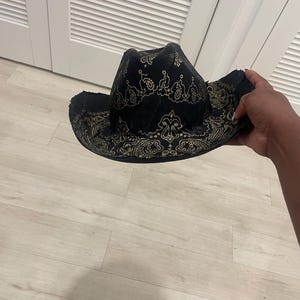 Yeehaw Luxe：ゴールドバンダナウエスタンハット
