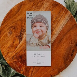 Anuncio de nacimiento único Plantilla editable Foto Tarjeta de diseño minimalista moderno para recién nacidos Introducción a familiares Amigos Nuevo bebé / COLE
