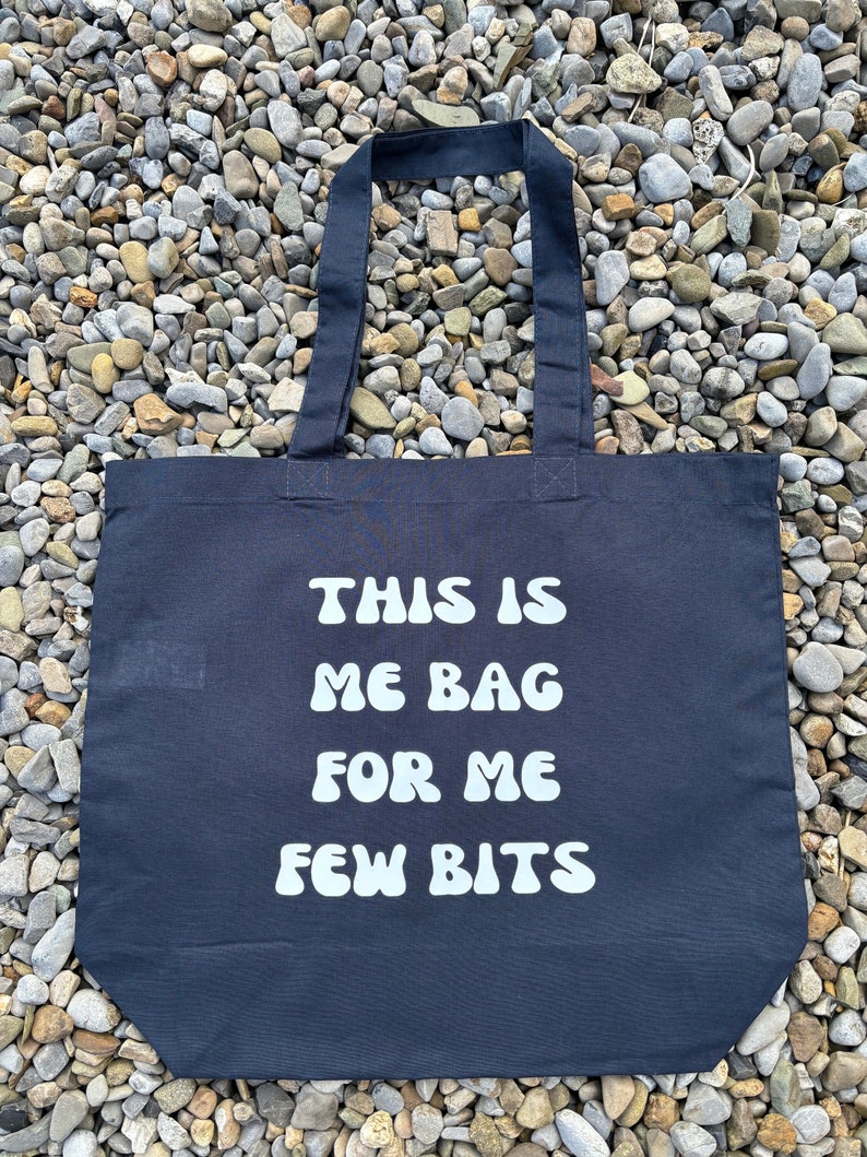 Navy Irische Einkaufstasche, nachhaltige Tasche, recycelte Mode, wiederverwendbare Einkaufstasche, irischer Spruch, lustiges Geschenk, süßes Geschenk, wenige Kleinigkeiten Bild 1