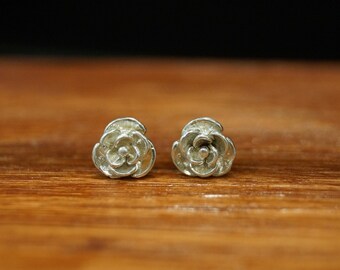 Silver Earstuds ROSE made of 999 fine silver | Studs | handcrafted Earrings | handmade in Nepal