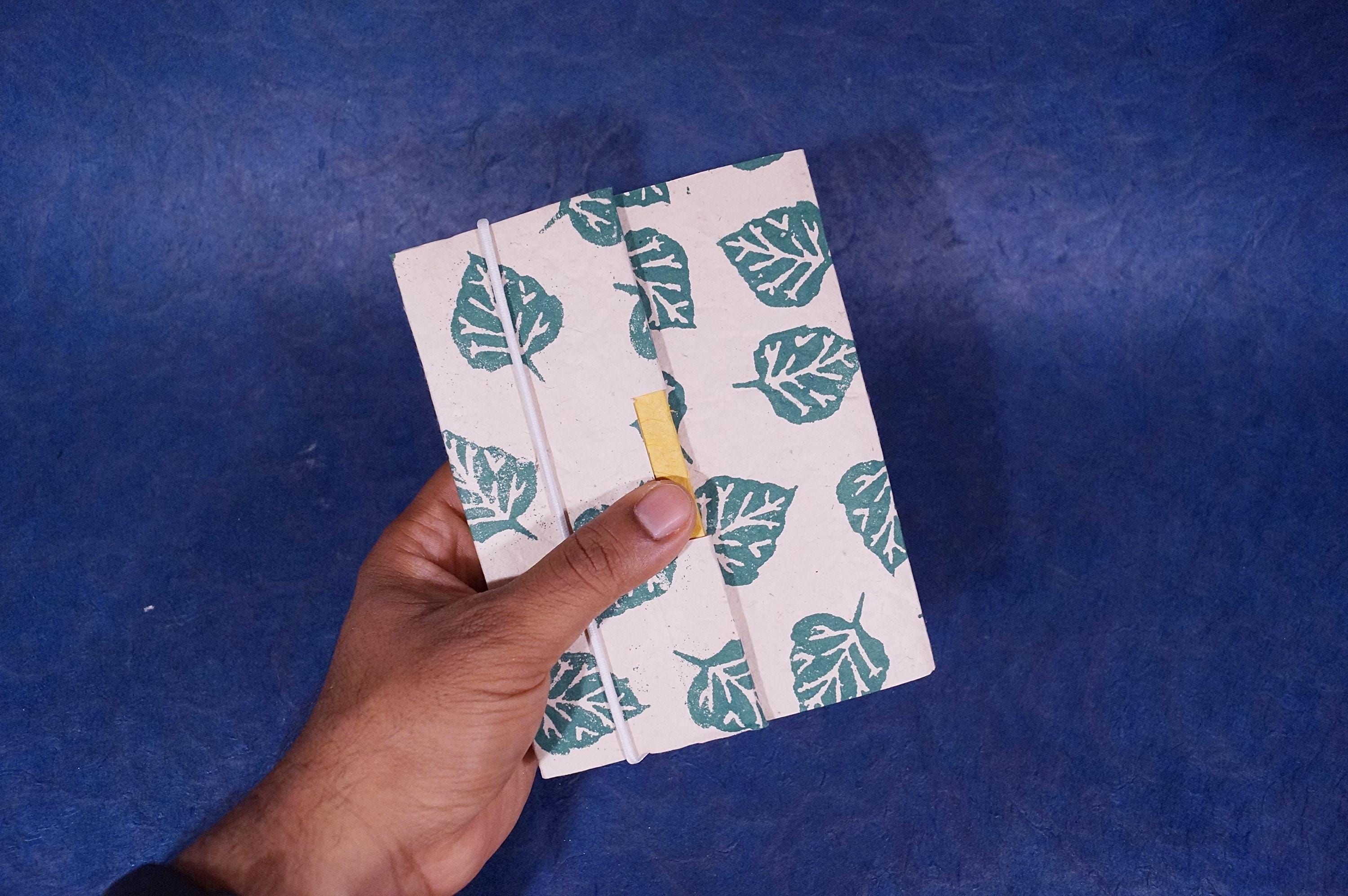 リーフプリントのロクタ紙ジャーナル：ネパールの手作りノート - Etsy 日本