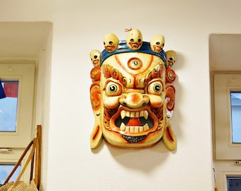 MAHAKALA Holzmaske Weiß Bhairav Maske Beschützer Schamane Zornvoll Massivholzschnitzerei Wandbehang Hergestellt in Nepal