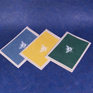 Lokta Greeting Card with matching envelope | Honey Bee |  DIN A6 Folded card and C6 cover | Handmade in Nepal | Screen-printed