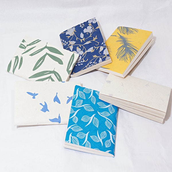 Softcover Lokta Pocket Notebook | DIN A6 | Handmade Nepal Paper Journal | 96 Blank Pages | Handmade Diary | Screen-printed | Flower Petals