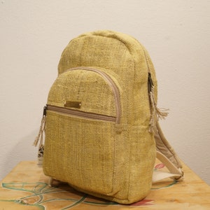 Sac à dos en chanvre fabriqué à partir de chanvre éthique et naturel | Teinture végétale Moutarde | Sac à dos écologique | Sac à dos Népal | Sacoche pour ordinateur portable