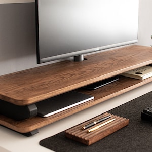 Soporte para monitor de roble auténtico, tamaño personalizado, soporte para monitor con almacenamiento, estante de escritorio de madera, colores personalizados, oficina en casa, soporte para iMac, regalo para él