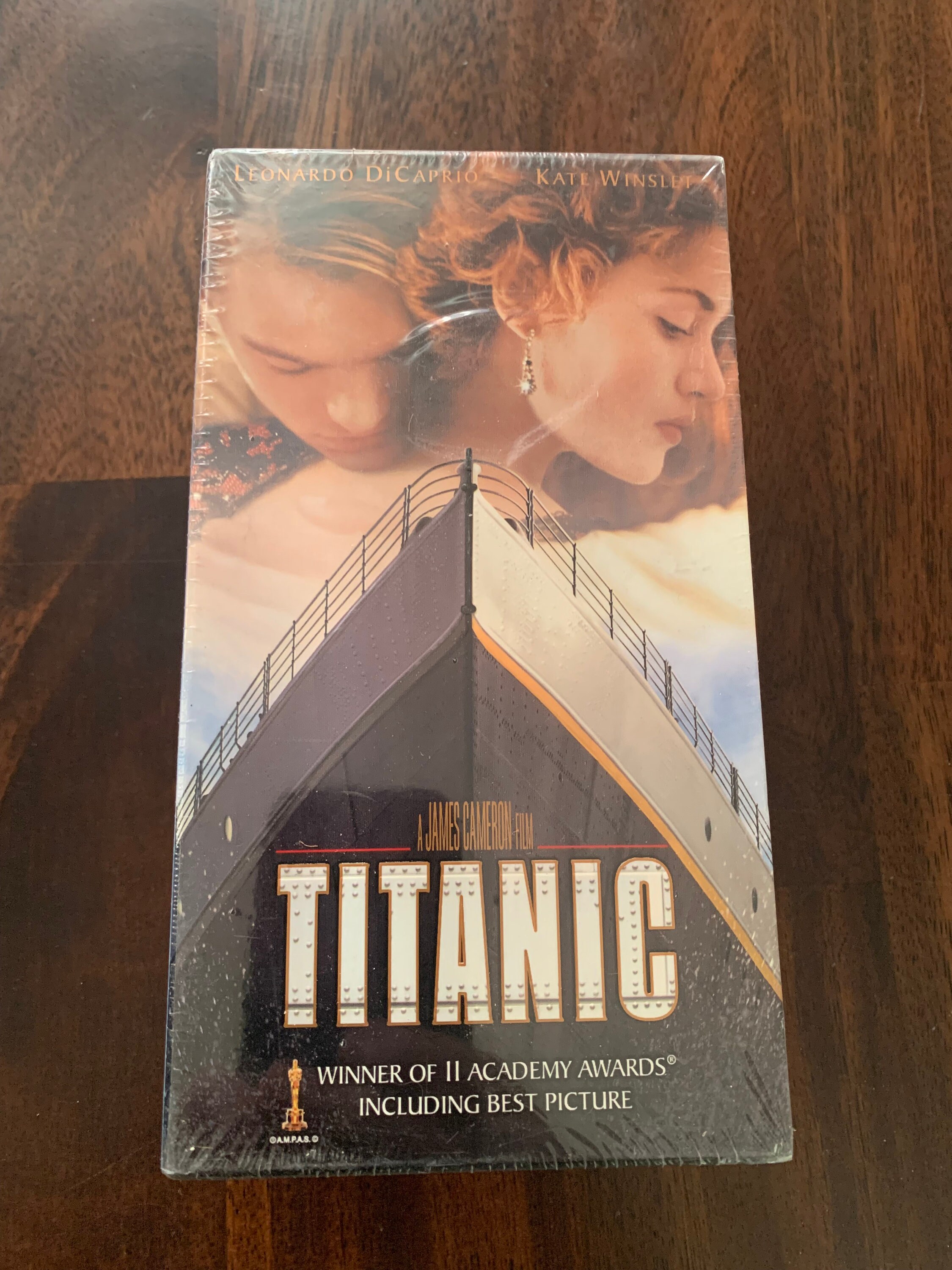 titanic-vhs-town-green