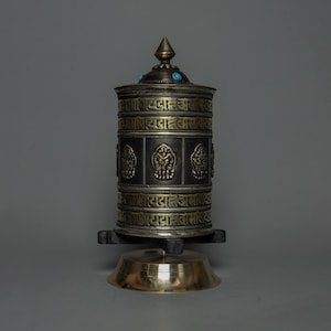 Moulin à prières Mani bouddhiste | Mantras écrits à la main pour l&#39;émancipation spirituelle | Objet rituel bouddhiste I Autel paisible