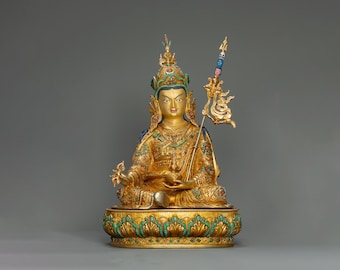 Handgefertigte Guru Rinpoche Statue: 24K Gold Vergoldete Himalaya-Kunst