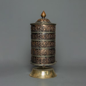 Moulin à prières Mani bouddhiste | Mantras écrits à la main pour l&#39;émancipation spirituelle | Objet rituel bouddhiste I Autel paisible